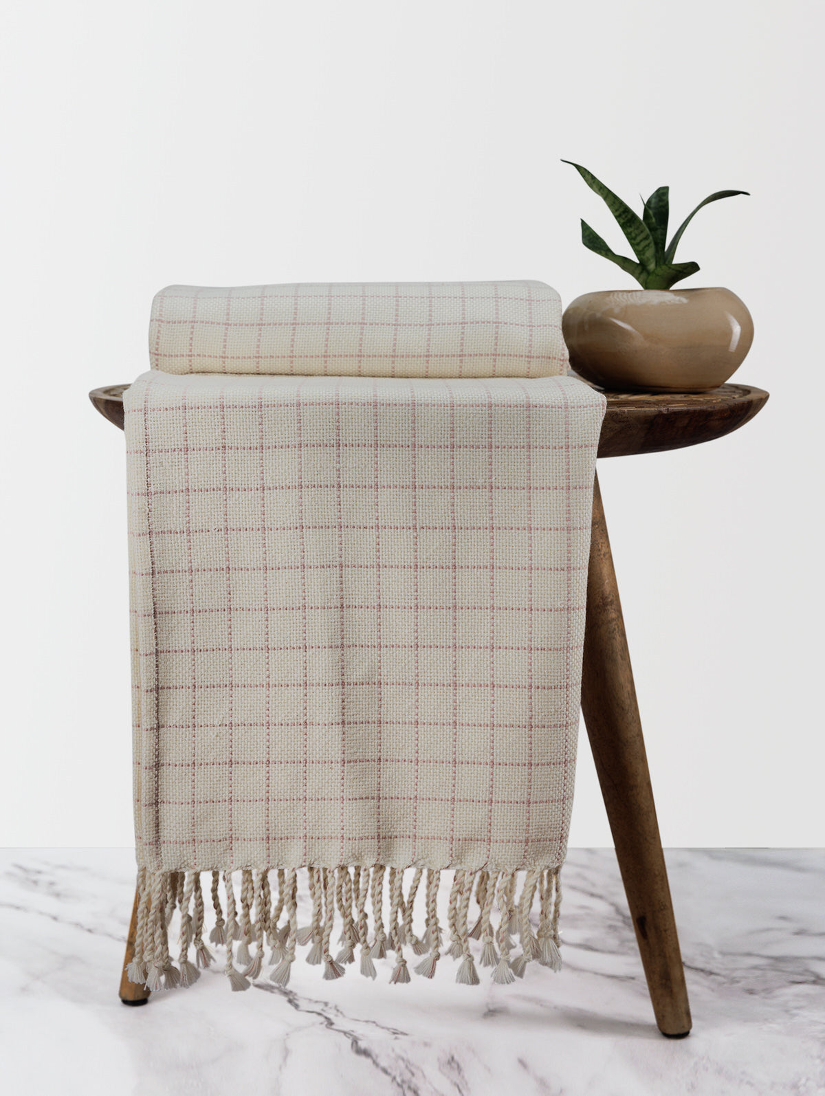 NAFISA IVORY SOFT PINK CHECK THROW – Mirooh