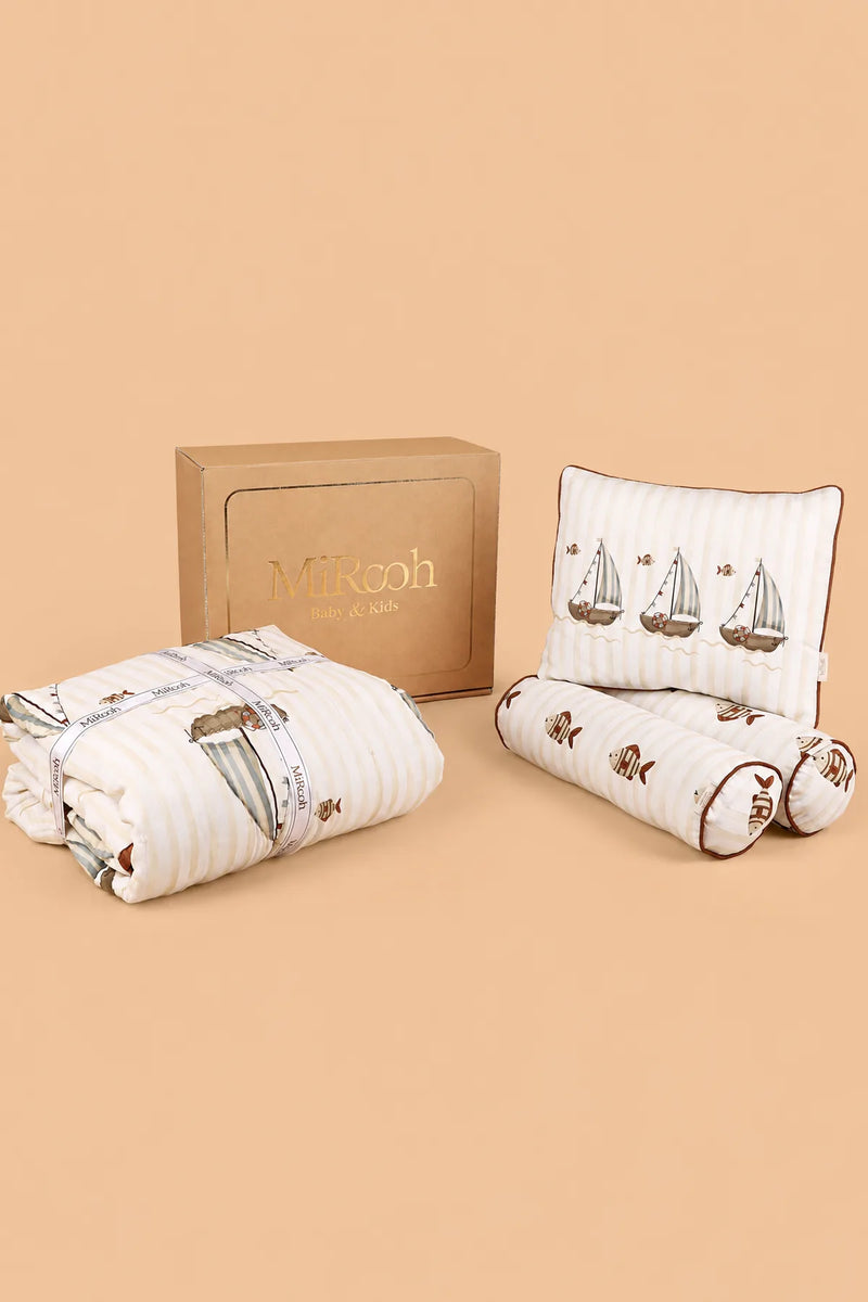 The Sea Shore Essential Bedding Gift Set by MiRooh