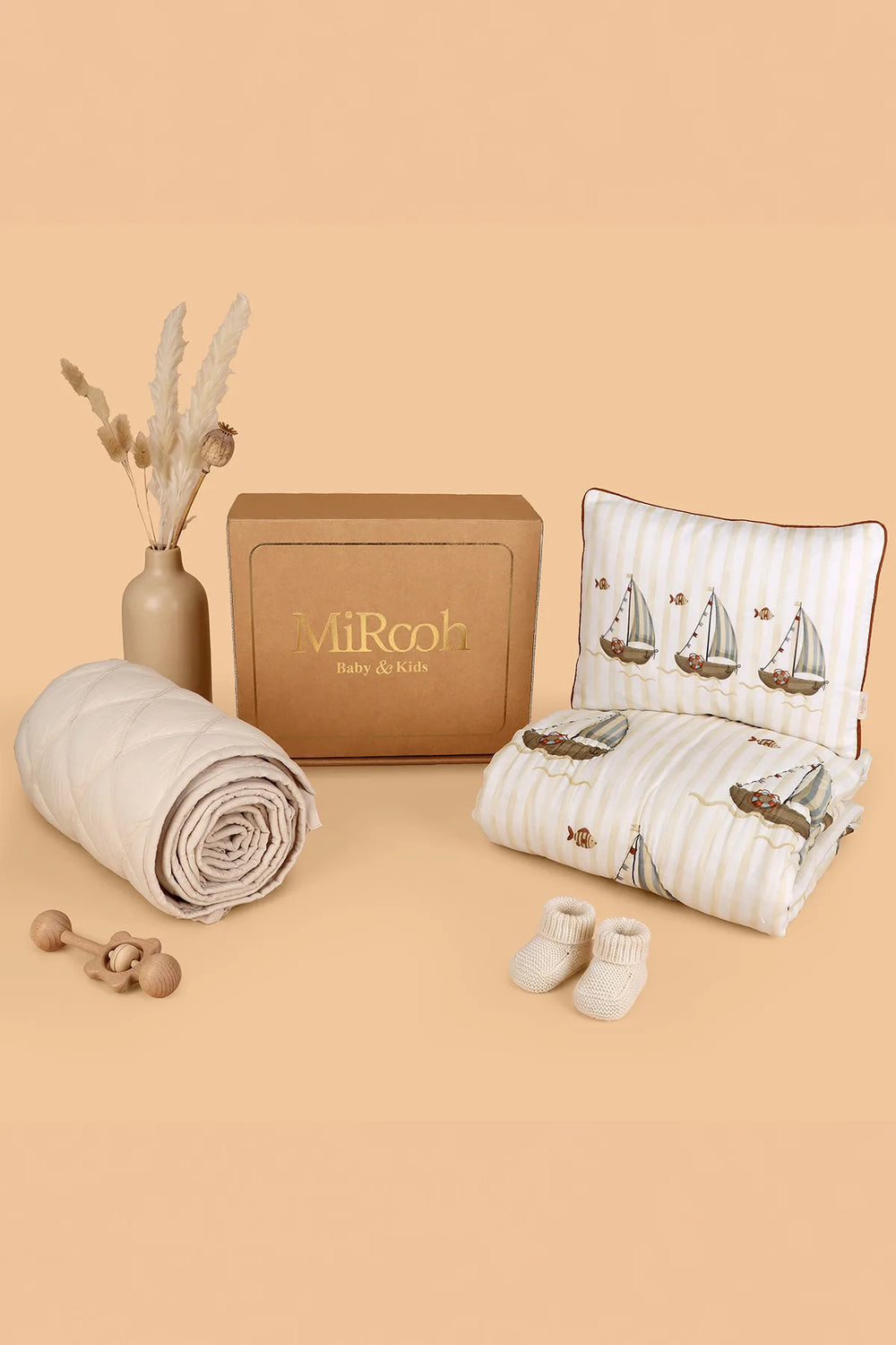 The Sea Shore Quilt and Pillow Gift Set with Bumper by MiRooh