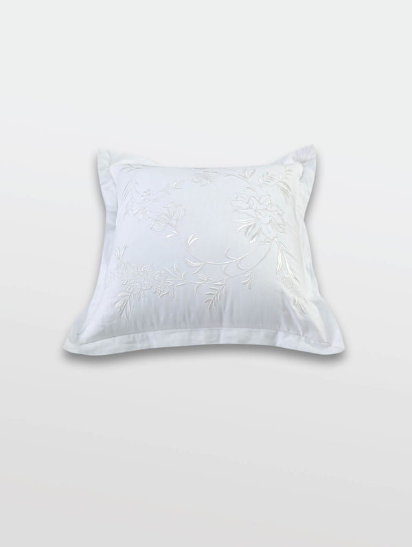 andraab-white-cushion-01