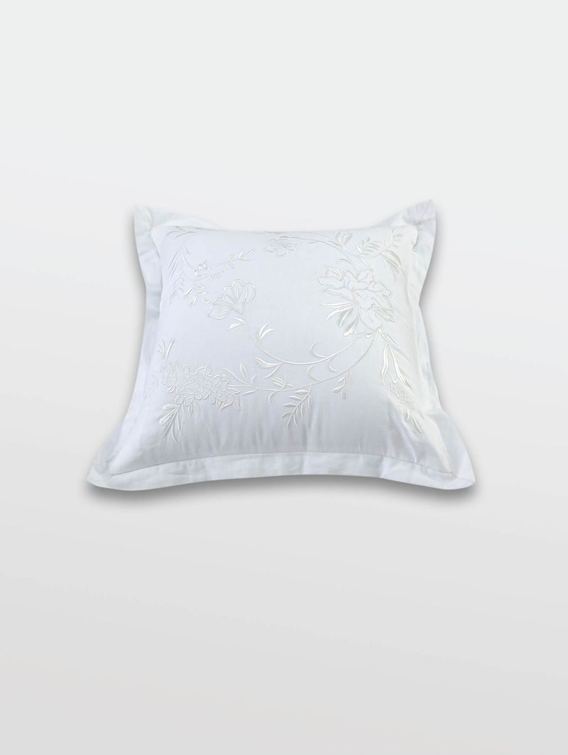 andraab-white-cushion-01
