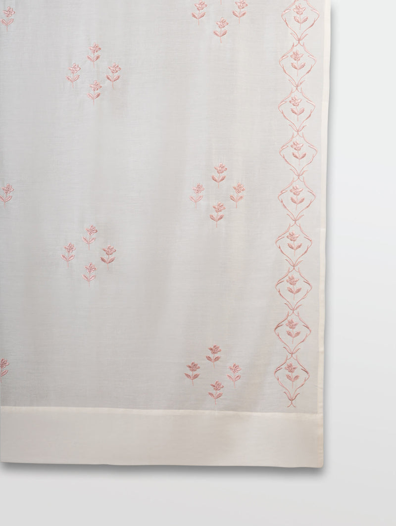 bilkis-embroidered-curtain-02